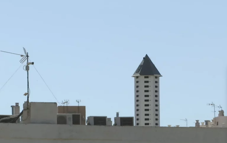 Hotel para vencejos en la estación del AVE de Almería